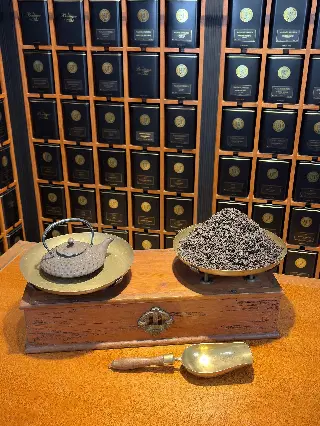 Thé de Fête, thé noir parfumé Mariage Frères, vignette 3