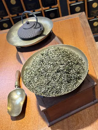 Iskandar, thé vert à la violette Mariage Frères, vignette 2