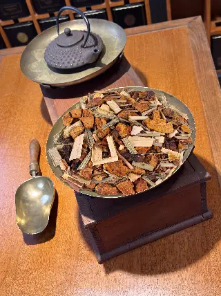 tisane pour homme bio, L'Heure des Messieurs Gingembre Bio Ombelle, mélange en vrac, vignette 3