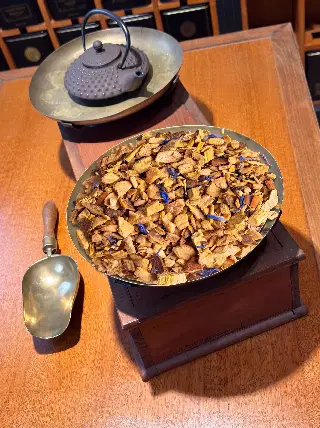 tisane ayurvédique vata bio, Ayurvéda Vata Gingembre Réglisse Bio Ombelle, mélange en vrac, vignette 3