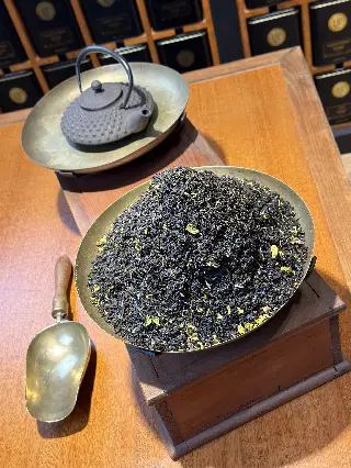 Paris-Aoyama, thé noir rosé Mariage Frères, vignette 2