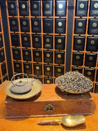 Lotus Pourpre, thé bleu au lotus Mariage Frères, vignette 3