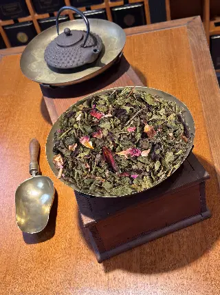 tisane mélisse hibiscus bio, Douce Quiétude Mélisse Hibiscus Bio Ombelle, mélange en vrac, vignette 3