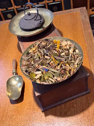 tisane moringa bio, Pleine Lune Moringa Bio Ombelle, mélange en vrac, vignette 3